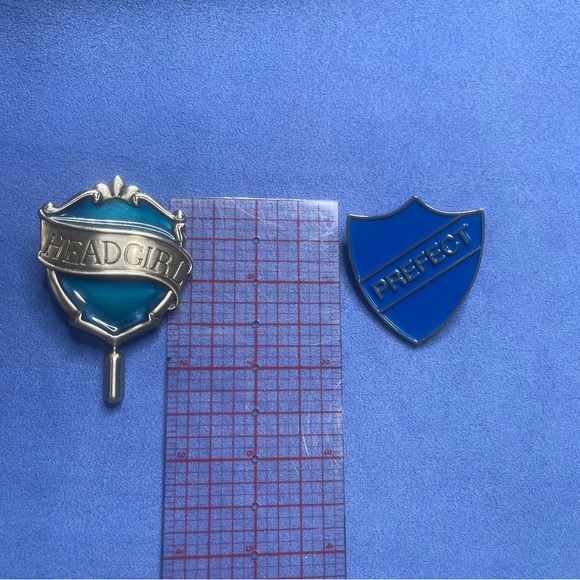 Prefect & Headgirl Pins Ravenclaw Harry Potter - Picture 3 of 3